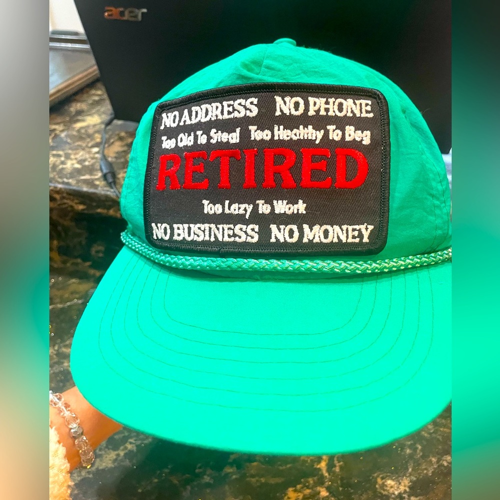 Retired great hat! Perfect gift! Only stored not worn 
Freshly washed ONE SZ